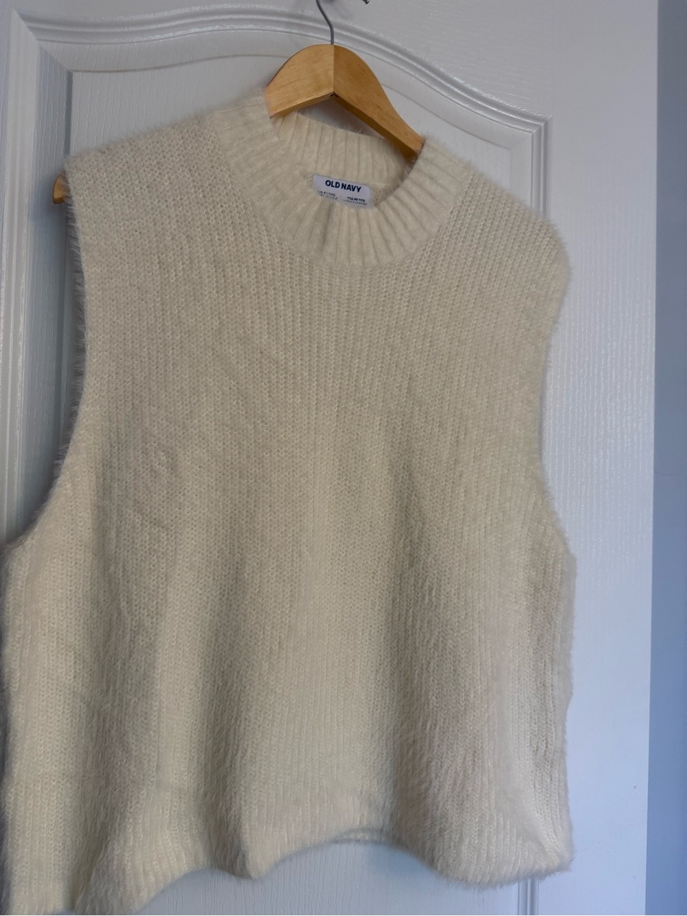 Old Navy Cream Fuzzy Ribbed Crewneck Sweater Vest